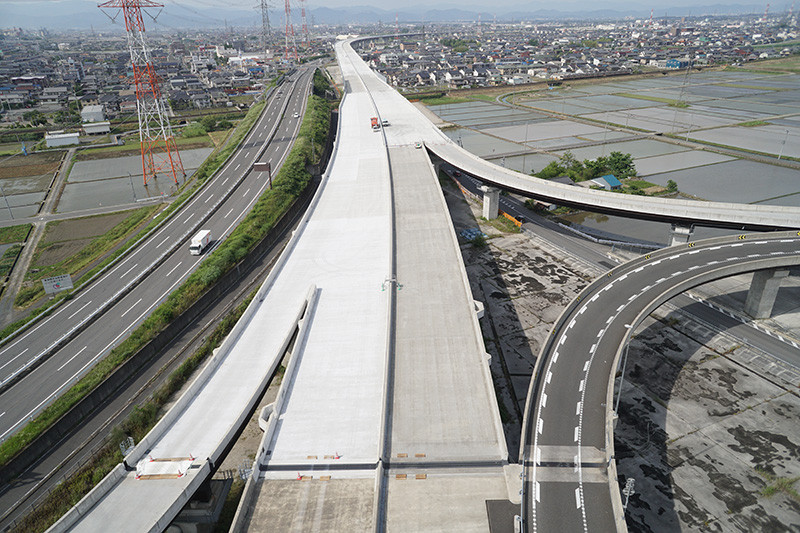 東海環状自動車道　高架橋上部工事